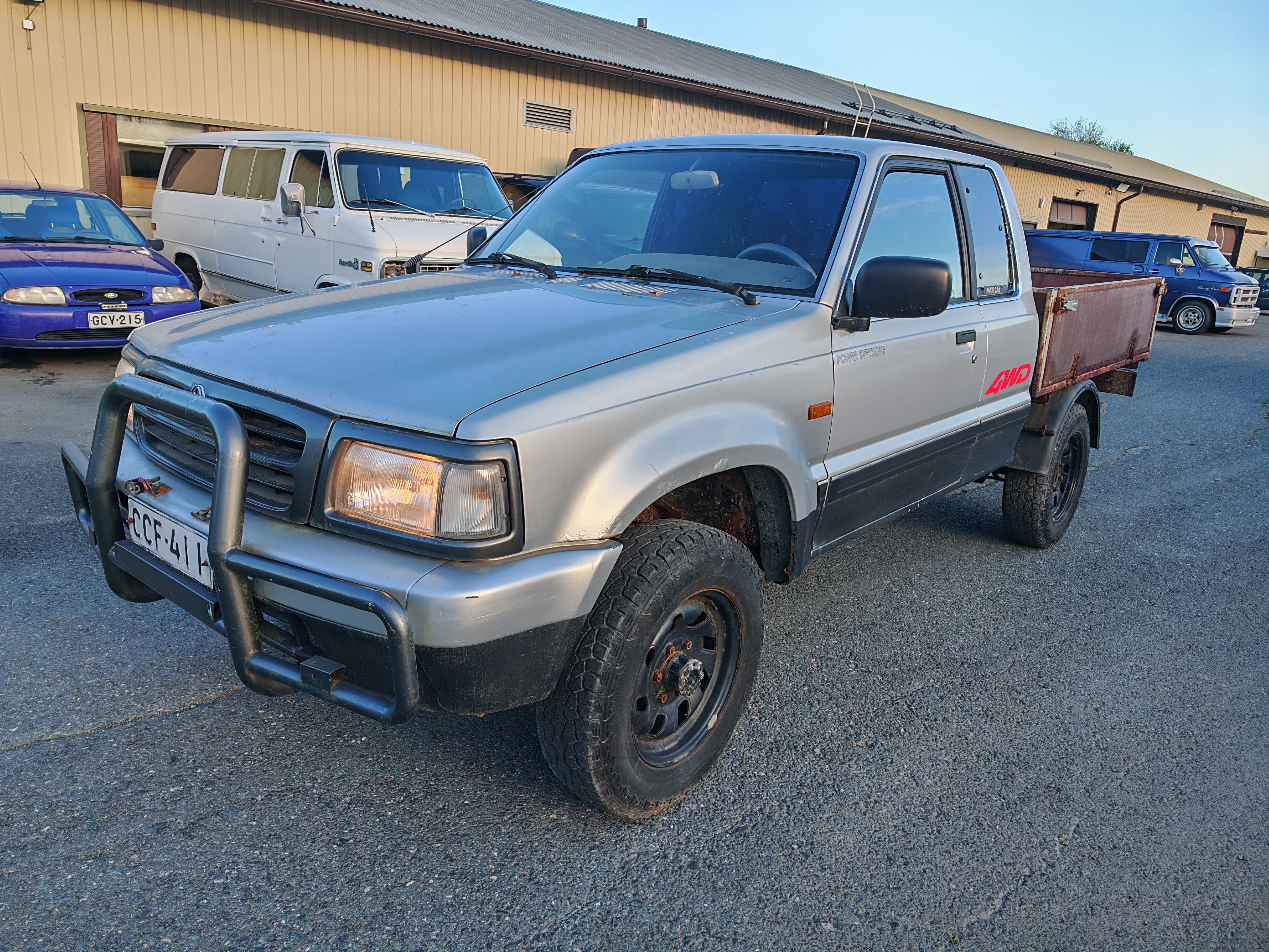 Mazda B2500 "ajokuntoinen" projekti (1997)